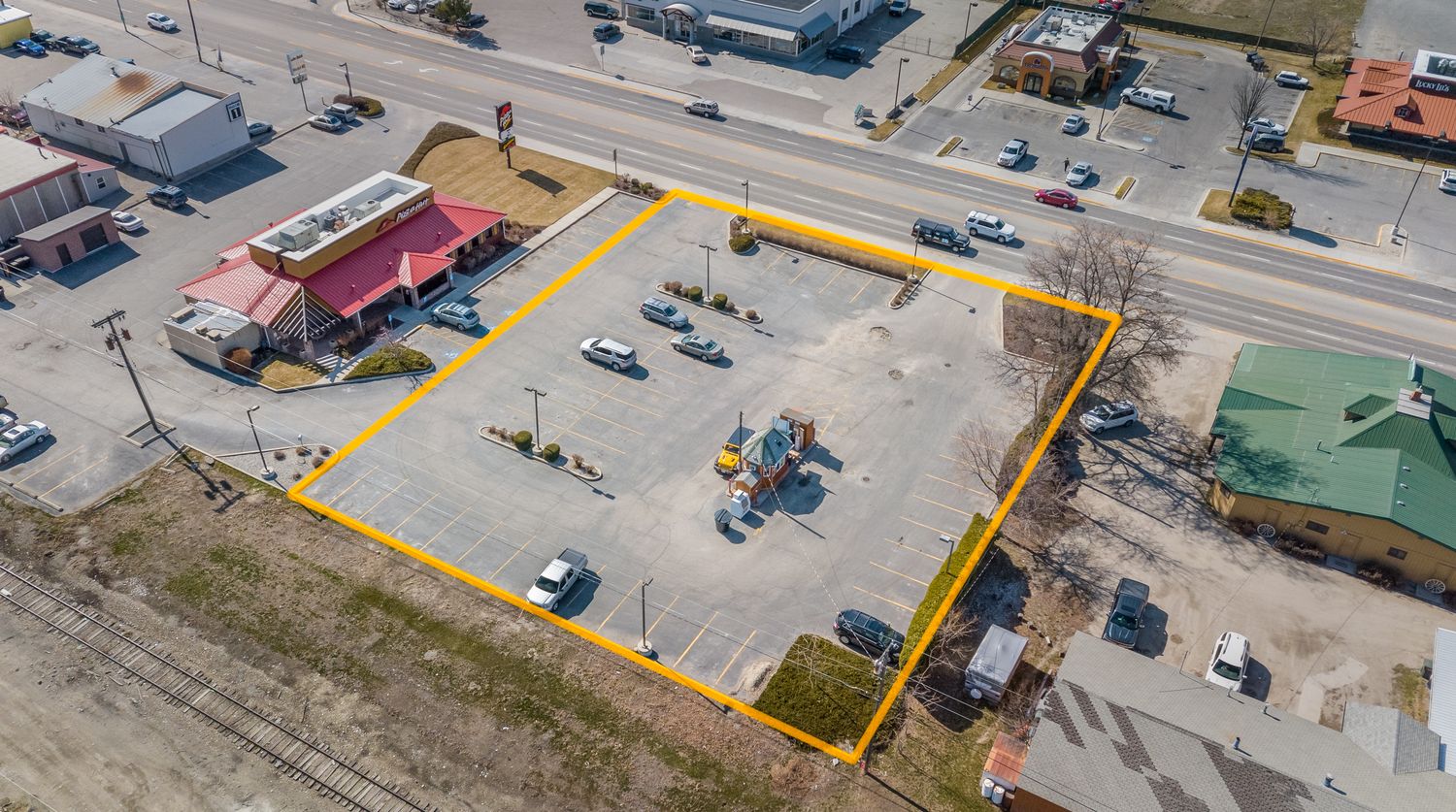 Hamilton Pizza Hut Parking Lot: 1006 N 1st St, Hamilton, MT 59840